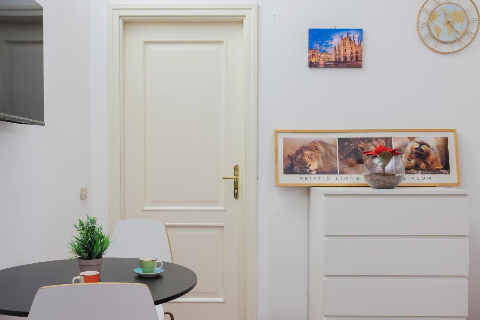 Sanzio City Escape - 15Min From Duomo Apartment Milan Bagian luar foto
